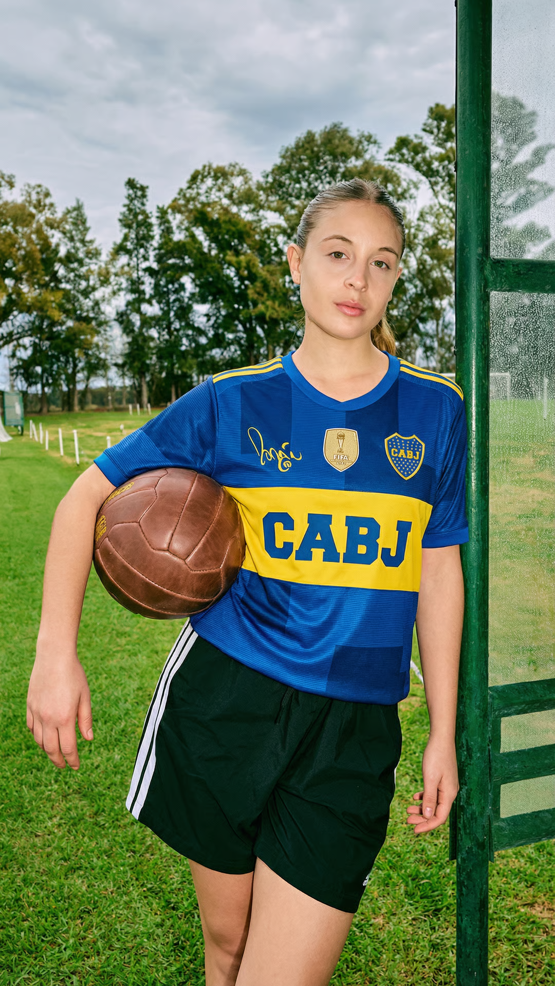 Usuario celebrando con camiseta Rosario Central