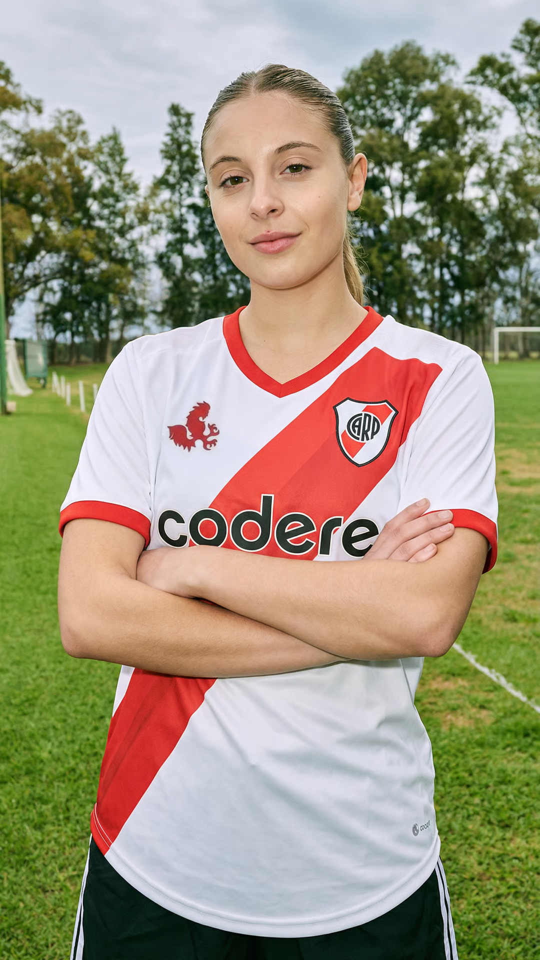 Usuario detrás de red con camiseta Rosario Central